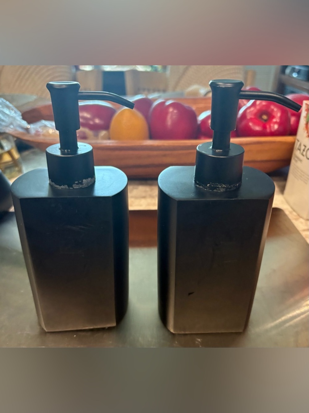Black pump dispensers/2